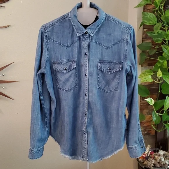 Rails Renee Raw Hem Dark Vintage Blue Chambray Denim Button Down sz S - Picture 7 of 16